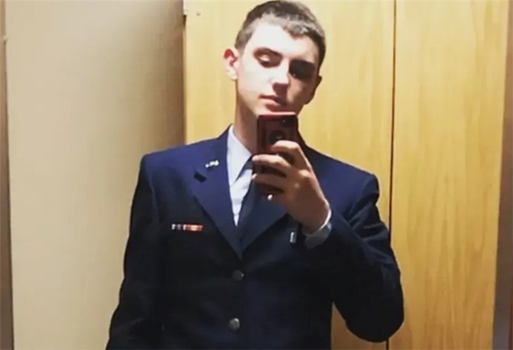 Jack Douglas Teixeira, 21 tuổi, trong bộ đồng phục không quân. Ảnh: Fox News.