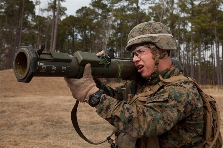 A US Marine aiming a M136E1 AT4 in 2014 Wikipedia